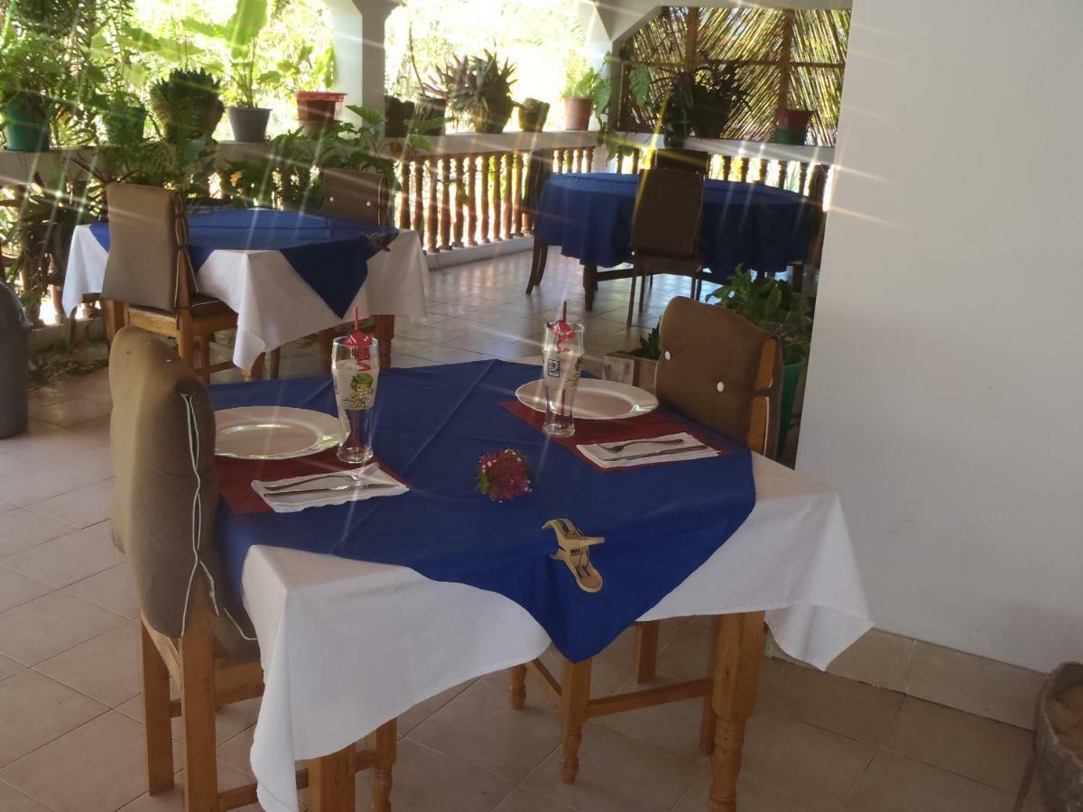 Chez Laurette Hotel Morombe Kültér fotó